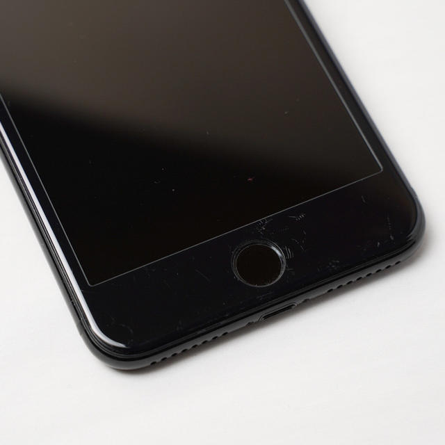 Apple(アップル)のすますまさん【特価】iPhone7 plusジェットブラック 128GB 本体 スマホ/家電/カメラのスマートフォン/携帯電話(スマートフォン本体)の商品写真