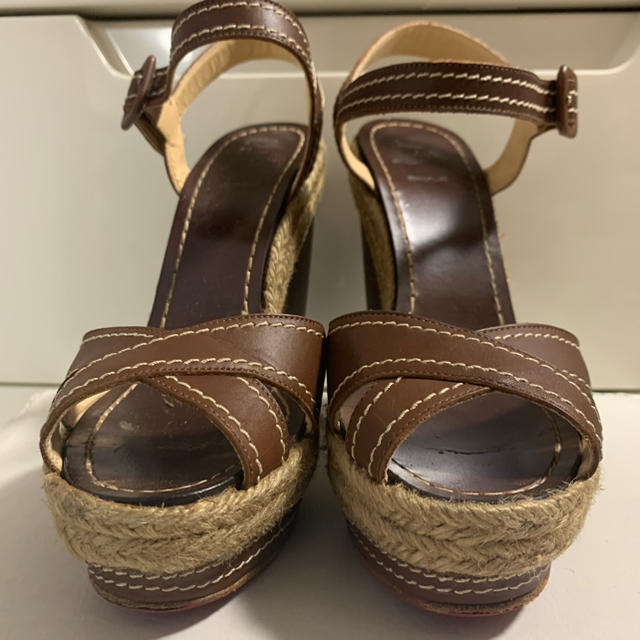Christian Louboutin(クリスチャンルブタン)のクリスチャンルブタン　ダークブラウンレザー　サンダル レディースの靴/シューズ(サンダル)の商品写真