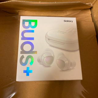 ギャラクシー(Galaxy)のGalaxy buds+ ホワイト 新品未使用品(ヘッドフォン/イヤフォン)