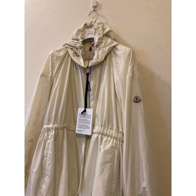 未使用品　モンクレール　ロングコート　白　モッズコート  Moncler