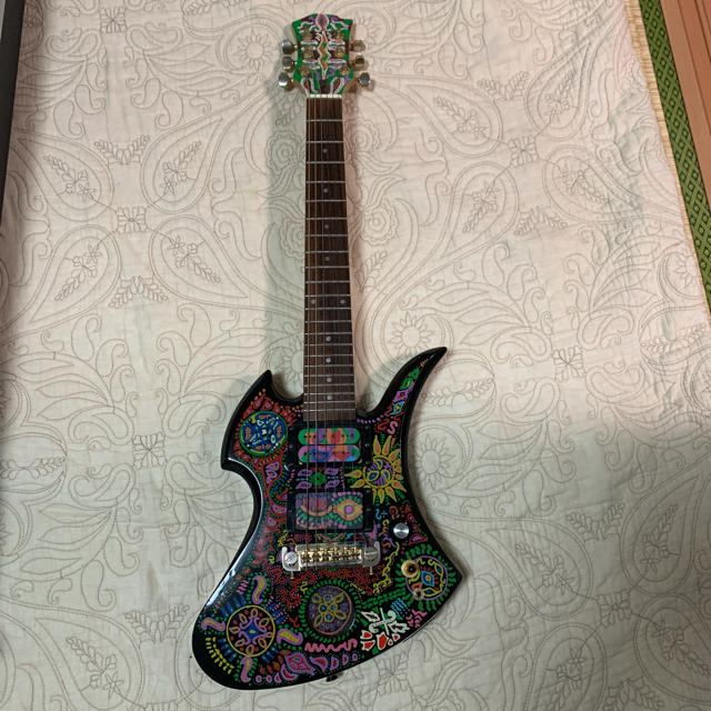 Fernandes(フェルナンデス)のhide ミニギター mg jr アンプ内蔵 ハードケース付き 楽器のギター(エレキギター)の商品写真