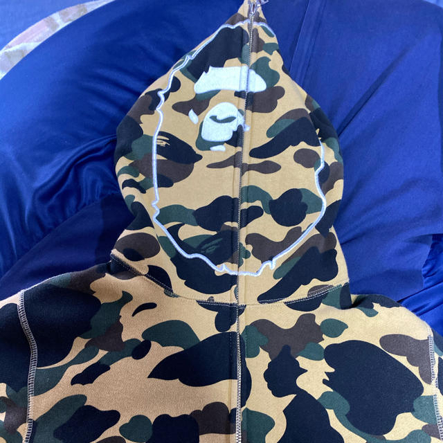 A BATHING APE(アベイシングエイプ)のAPE 1stCAMO フード サイズM メンズのトップス(パーカー)の商品写真