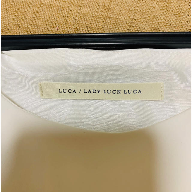 LUCA(ルカ)の【LUCA】ノースリーブ　白レーストップス レディースのトップス(カットソー(半袖/袖なし))の商品写真
