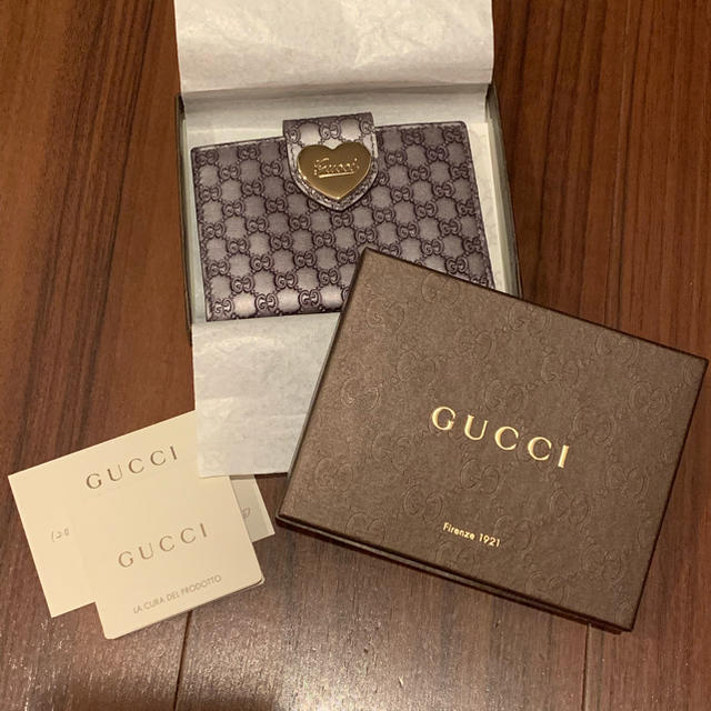 Gucci(グッチ)の新品　未使用　GUCCI パスケース  定期入れ　ハート レディースのファッション小物(名刺入れ/定期入れ)の商品写真