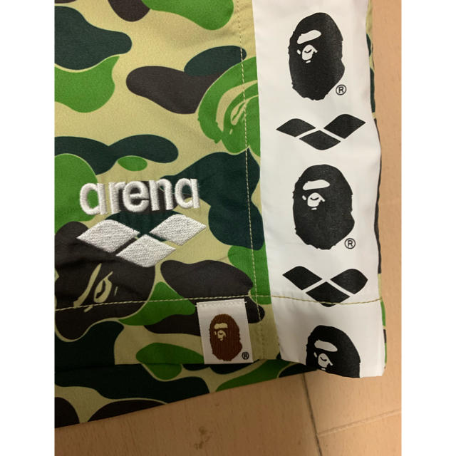 A BATHING APE(アベイシングエイプ)の激レア新品XL! BAPE×arena ABCカモスイムショーツ緑迷彩 メンズのパンツ(ショートパンツ)の商品写真