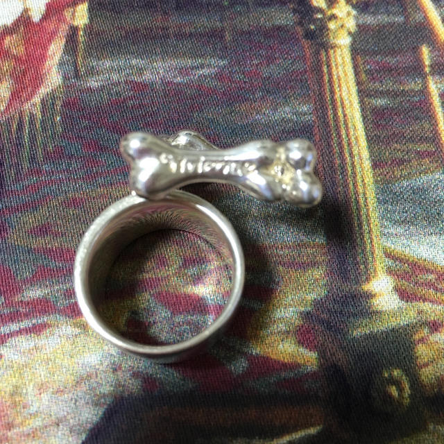 Vivienne Westwood(ヴィヴィアンウエストウッド)の希少美品 Vivienne Westwood 4ボーンリング レディースのアクセサリー(リング(指輪))の商品写真