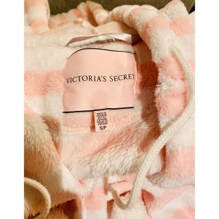 ヴィクトリアズシークレット(Victoria's Secret)のヴィクトリアズシークレット　バスローブピンク(ルームウェア)