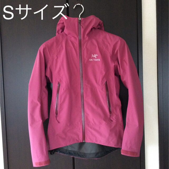 ARC'TERYX(アークテリクス)のほぼ未使用！ARC'TERYX マウンテンパーカー GORE-TEX ベータSL レディースのジャケット/アウター(ナイロンジャケット)の商品写真