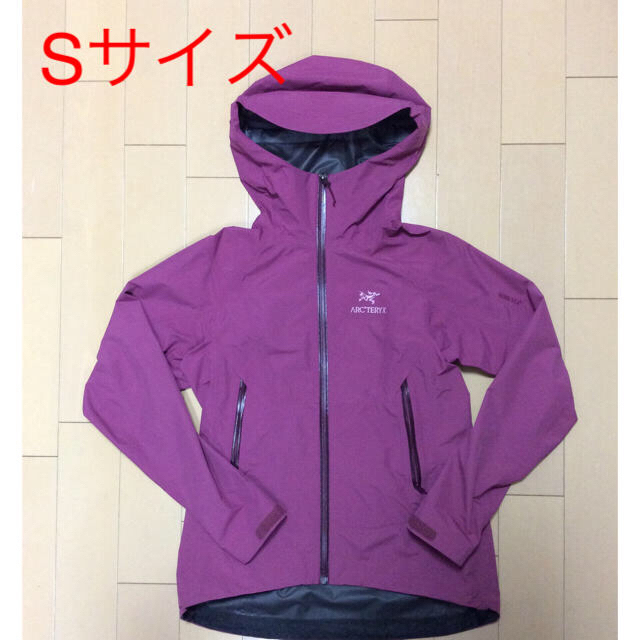 ARC'TERYX(アークテリクス)のほぼ未使用！ARC'TERYX マウンテンパーカー GORE-TEX ベータSL レディースのジャケット/アウター(ナイロンジャケット)の商品写真