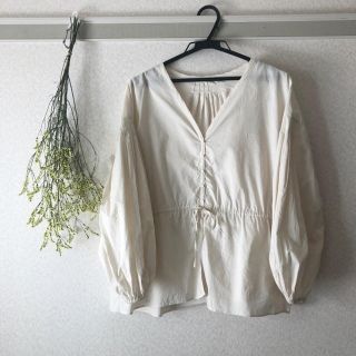 アーバンリサーチ(URBAN RESEARCH)の【美品】アーバンリサーチ　ブラウス(シャツ/ブラウス(長袖/七分))