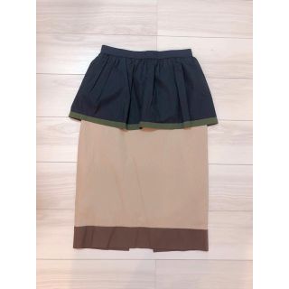 ザラ(ZARA)の★FEMALE.BR フリルペプラムタイトスカート ベージュ サイズ1★(ひざ丈スカート)