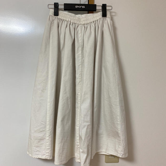GU(ジーユー)のロングスカート　白　GU レディースのスカート(ロングスカート)の商品写真