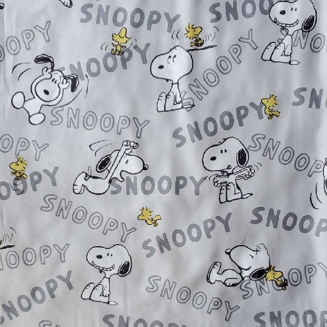 Snoopy 50 50cm 可愛いスヌーピー ウッドストック シーツ生地 はぎれ グレーの通販 By セラル スヌーピーならラクマ