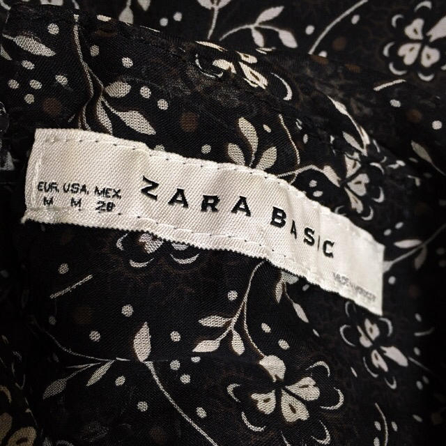 ZARA(ザラ)のZARA 花柄アメリカンスリーブワンピース レディースのワンピース(ひざ丈ワンピース)の商品写真