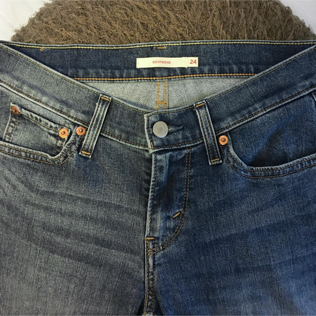 DEUXIEME CLASSE(ドゥーズィエムクラス)の美品 Levi's BOYFRIEND TAPERED テーバードデニムパンツ レディースのパンツ(デニム/ジーンズ)の商品写真