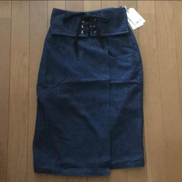 WEGO(ウィゴー)のWEGO コルセットベルト付きタイトスカート デニム濃色 レディースのスカート(ひざ丈スカート)の商品写真