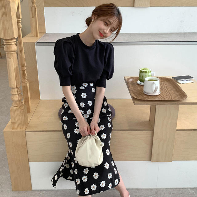 大人気♡セットアップ　パフスリ　デイジー柄　韓国　新品　夏服　ロングスカート