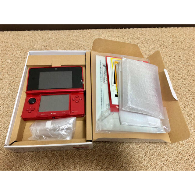 ニンテンドー3DS(ニンテンドー3DS)の任天堂 3DS メタリックレッド(中古品) エンタメ/ホビーのゲームソフト/ゲーム機本体(家庭用ゲーム機本体)の商品写真