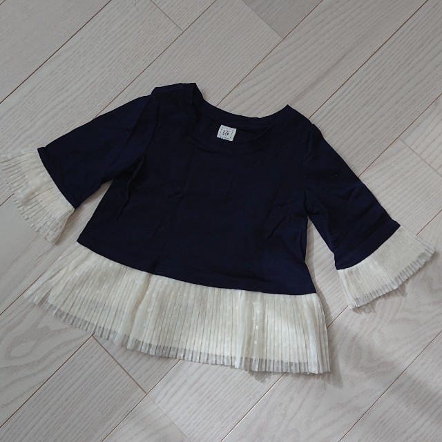 babyGAP(ベビーギャップ)のGAP ベビー赤ちゃん女の子キッズ長袖カットソーフリル キッズ/ベビー/マタニティのキッズ服女の子用(90cm~)(Tシャツ/カットソー)の商品写真