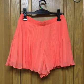 ビーシービージーマックスアズリア(BCBGMAXAZRIA)の新品【BCBGMAXAZRIA】キュロット　ショートパンツ　オレンジ Sサイズ(キュロット)