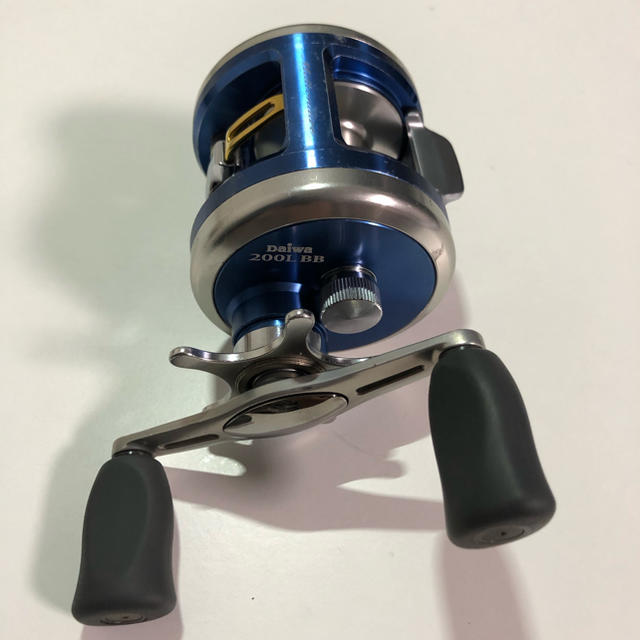 DAIWA(ダイワ)のダイワ ミリオネア 200L BLUE BACKER ベイエリアスペシャル スポーツ/アウトドアのフィッシング(リール)の商品写真