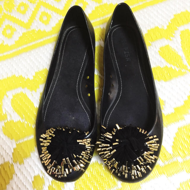 黒パンプス ポリ製 フラットシューズ レディースの靴/シューズ(ハイヒール/パンプス)の商品写真