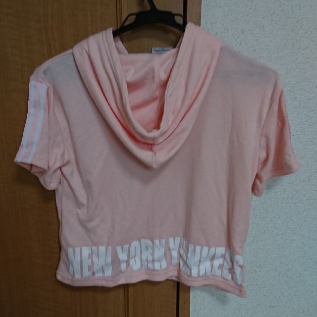 しまむら(シマムラ)のショート丈Tシャツ キッズ/ベビー/マタニティのキッズ服女の子用(90cm~)(Tシャツ/カットソー)の商品写真