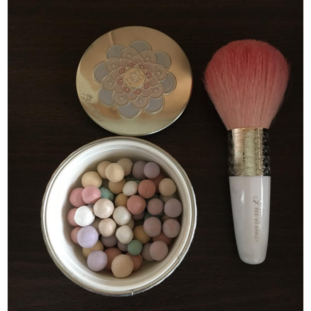 ゲランGUERLAIN フェイスパウダー メテオリット 専用ブラシ付き