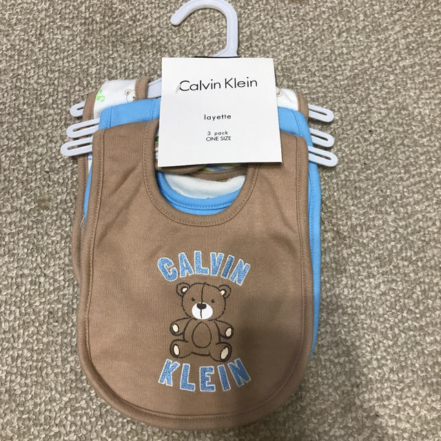Calvin Klein(カルバンクライン)のCalvin Klein スタイ　3枚セット キッズ/ベビー/マタニティのベビー服(~85cm)(その他)の商品写真