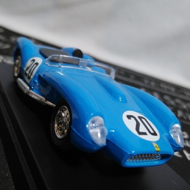 Ferrari(フェラーリ)のFerrari250TESTAROSSA　1/43スケールモデル(リユース品) エンタメ/ホビーのおもちゃ/ぬいぐるみ(ミニカー)の商品写真