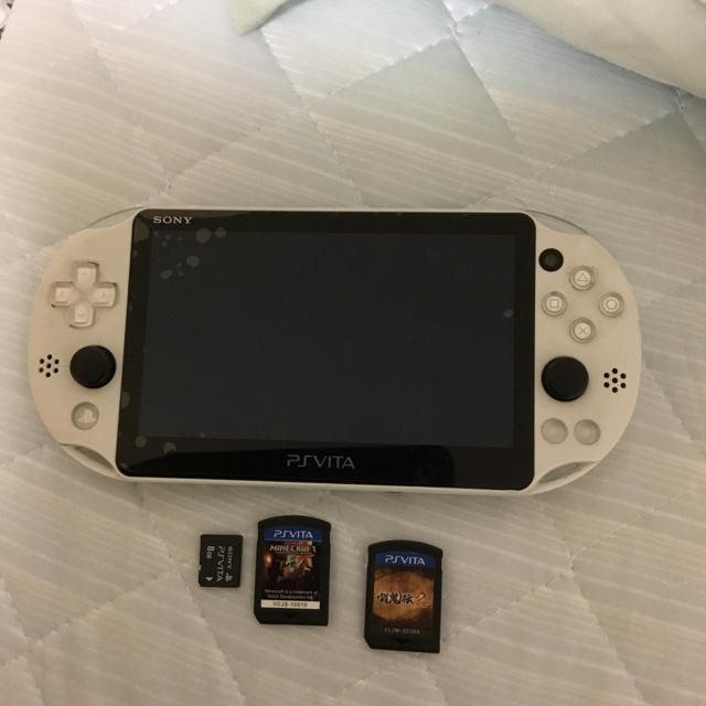 携帯用ゲーム機本体psvita