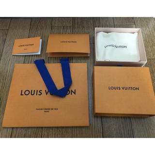 ルイヴィトン(LOUIS VUITTON)の【お値下げ】LOUIS VUITTON 紙袋と箱のセット(ショップ袋)