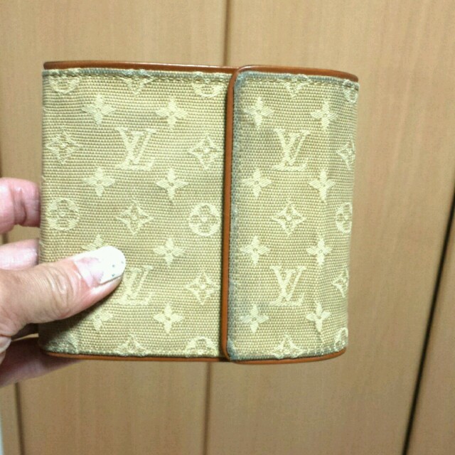 LOUIS VUITTON　三つ折り財布