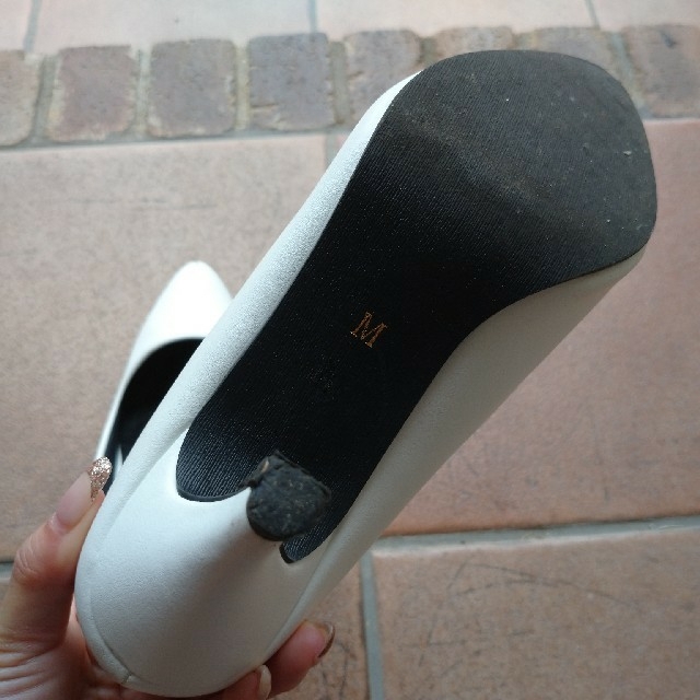 GRL(グレイル)のホワイトパンプス Mサイズ レディースの靴/シューズ(ハイヒール/パンプス)の商品写真