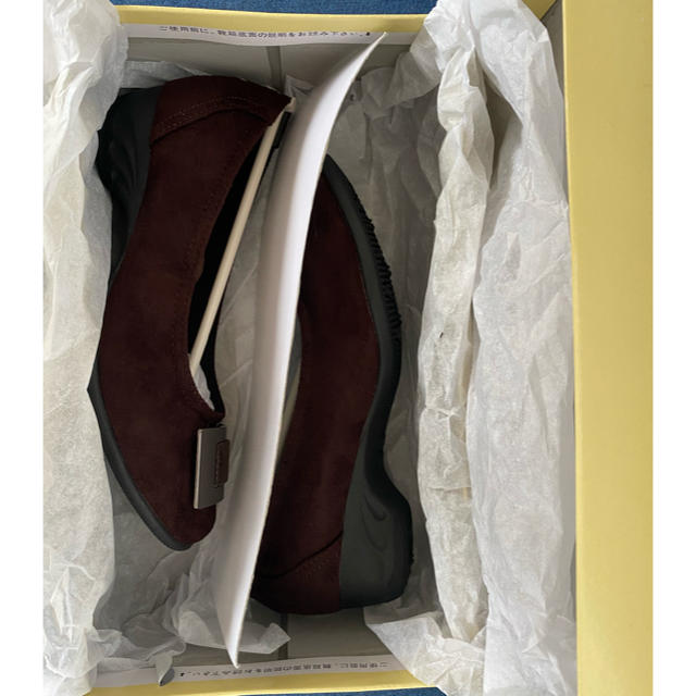 ベルフローリー BELL FLORRIE バックルパンプス　新品未使用 レディースの靴/シューズ(ハイヒール/パンプス)の商品写真