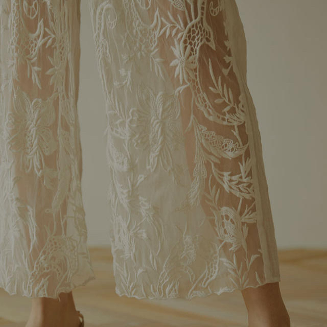 Ameri VINTAGE(アメリヴィンテージ)のAMERI／MEDI EMBROIDERY TULLE PANTS レディースのパンツ(カジュアルパンツ)の商品写真