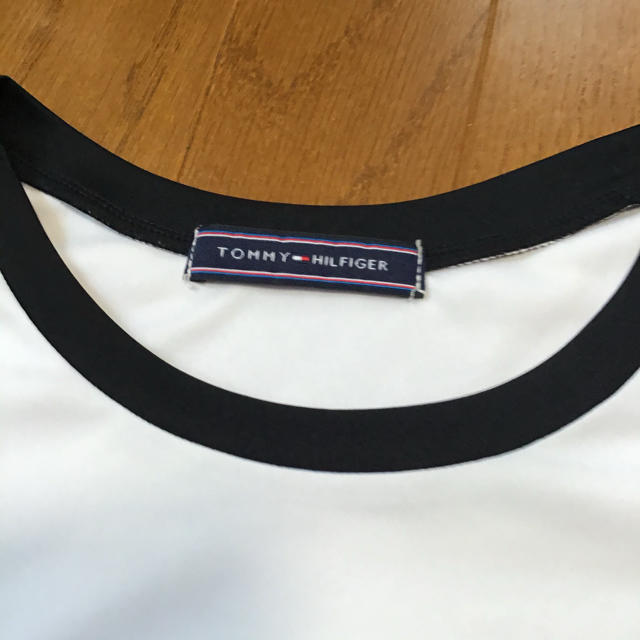 TOMMY HILFIGER(トミーヒルフィガー)のtommy hilfiger.ショート丈.Tシャツ レディースのトップス(Tシャツ(半袖/袖なし))の商品写真