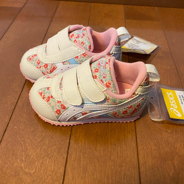 asics(アシックス)のrosycheek様専用 キッズ/ベビー/マタニティのベビー靴/シューズ(~14cm)(スニーカー)の商品写真