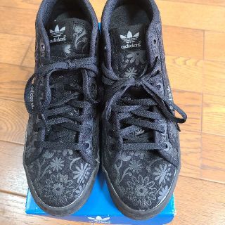 アディダス(adidas)のadidas　シューズ　23.5cm(スニーカー)