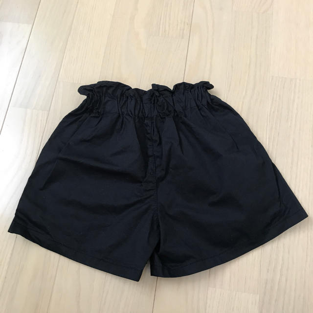 西松屋(ニシマツヤ)の黒　ショートパンツ   110 キッズ/ベビー/マタニティのキッズ服女の子用(90cm~)(パンツ/スパッツ)の商品写真