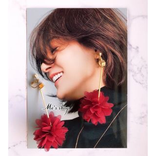 ザラ(ZARA)の【ハンドメイド】earring 花 揺れる イヤリング(イヤリング)