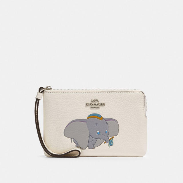 COACH(コーチ)のcoach ダンボ　ディズニー　Disney ポーチ　リストレット　白　新品 レディースのファッション小物(ポーチ)の商品写真