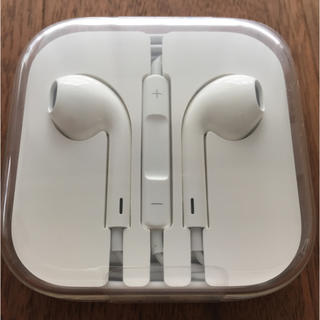 アップル(Apple)のApple 純正 イヤフォン フィルム付き 未使用 新品(ヘッドフォン/イヤフォン)