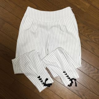 リリーブラウン(Lily Brown)のレースアップタックパンツ ストライプ(クロップドパンツ)