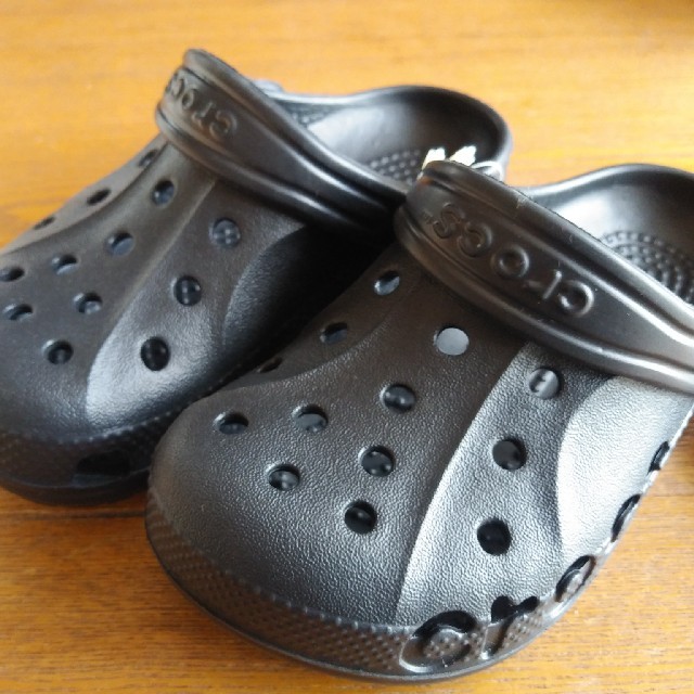 crocs(クロックス)の新品★crocs　キッズサンダル　 キッズ/ベビー/マタニティのキッズ靴/シューズ(15cm~)(サンダル)の商品写真