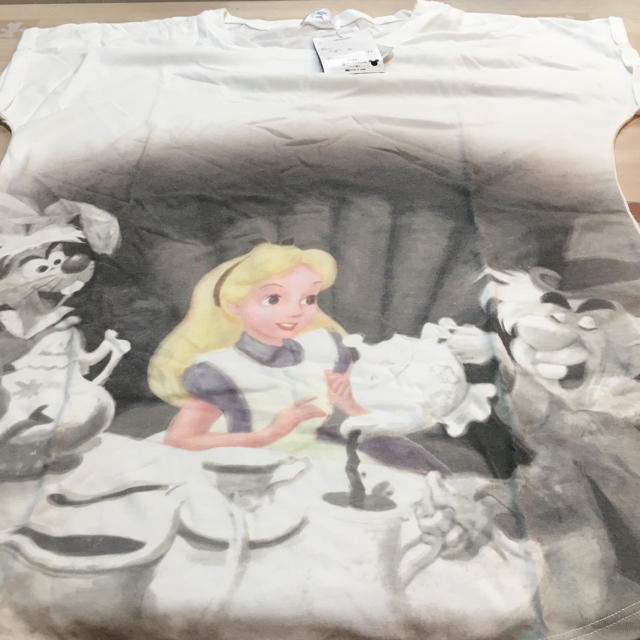 アリス Ｔシャツ レディースのトップス(Tシャツ(半袖/袖なし))の商品写真