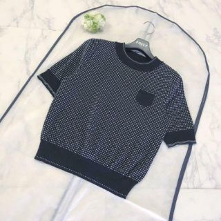 フォクシー(FOXEY)の新品同様☆FOXEY トップス ロゴプレート付き(ニット/セーター)