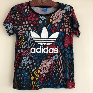 アディダス(adidas)のadidas Tシャツ(Tシャツ(半袖/袖なし))