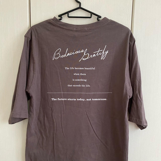 しまむら(シマムラ)のしまむら　プチプラのあや　バックプリントTシャツ レディースのトップス(Tシャツ(半袖/袖なし))の商品写真