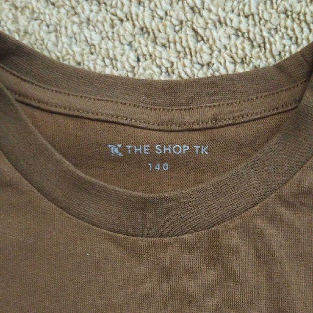 THE SHOP TK(ザショップティーケー)のTHE SHOP TK(kids)  BOXロゴTシャツ  ブラウン 140 キッズ/ベビー/マタニティのキッズ服男の子用(90cm~)(Tシャツ/カットソー)の商品写真